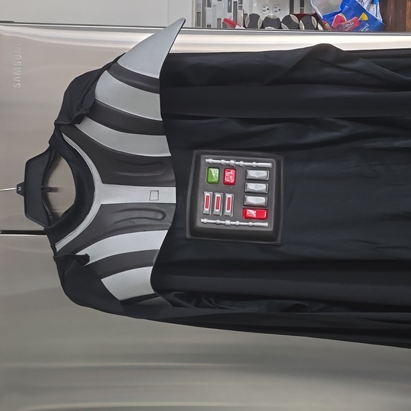 Darth Vader Deluxe Costume - Picture 4 of 5